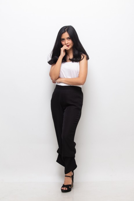 Oviya Pants In Black Oviya Pants In Black