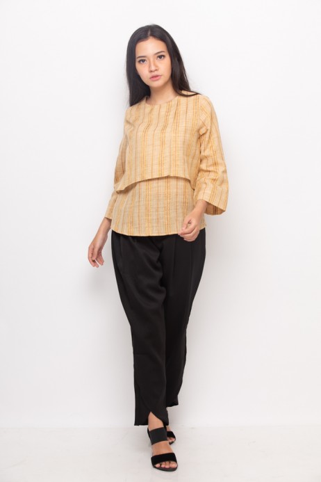 Sophistix Rya Blouse Warna Cream Sophistix Rya Blouse Warna Cream
