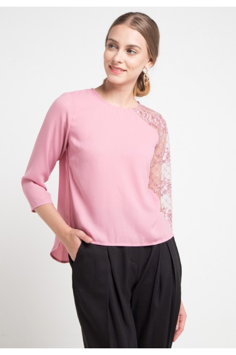 Aira Blouse With Lace In Pink Aira Blouse With Lace In Pink